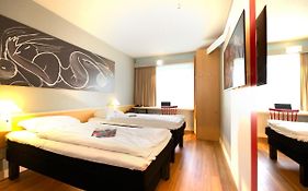 Ibis Messe 3*